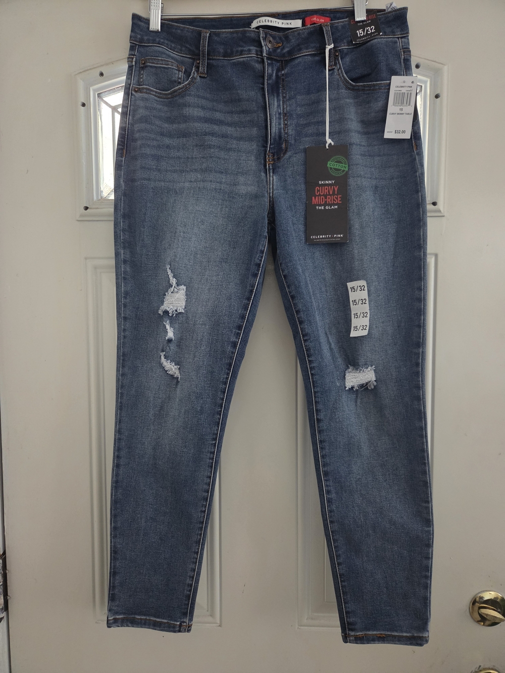 Celebrity Pink Curvy Mid-Rise Women’s Distressed Jeans Size 15/32